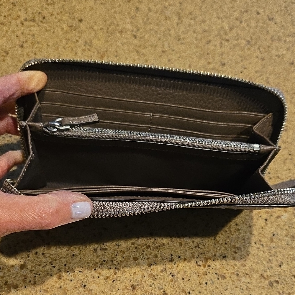 New Tory Burch McGraw Zip Wallet - Picture 3 of 9